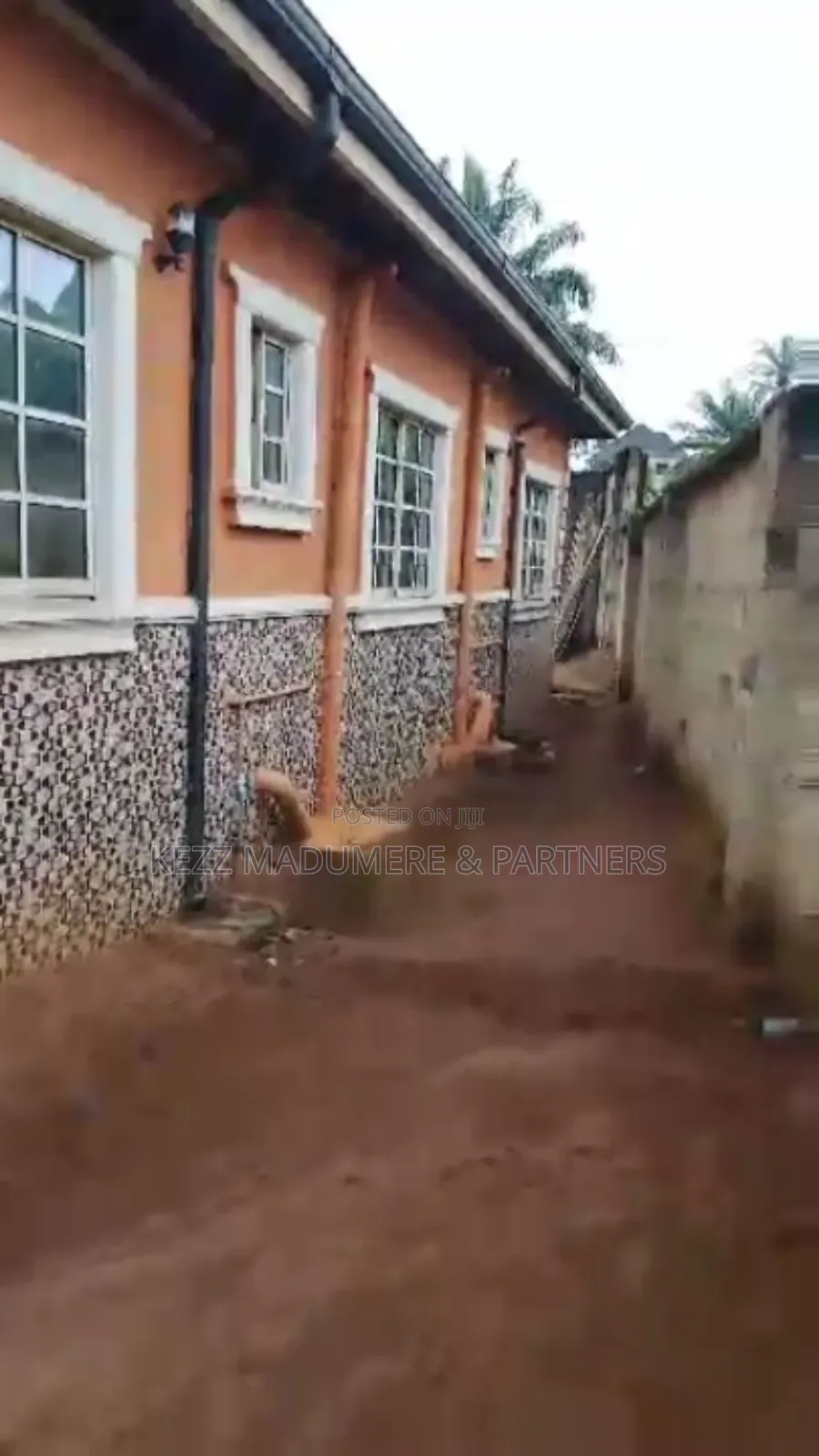 5bdrm Bungalow in Ohokobe Afaraukwu for sale in Umuahia