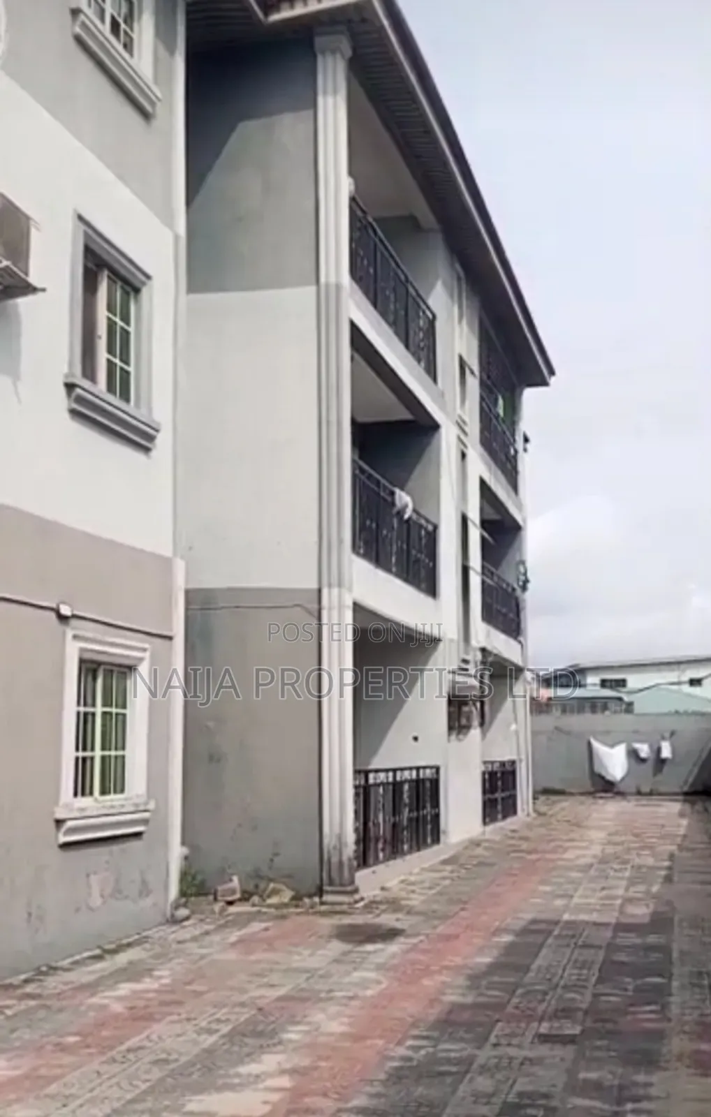3bdrm Block of Flats in Skymall, Sangotedo for sale in Sangotedo