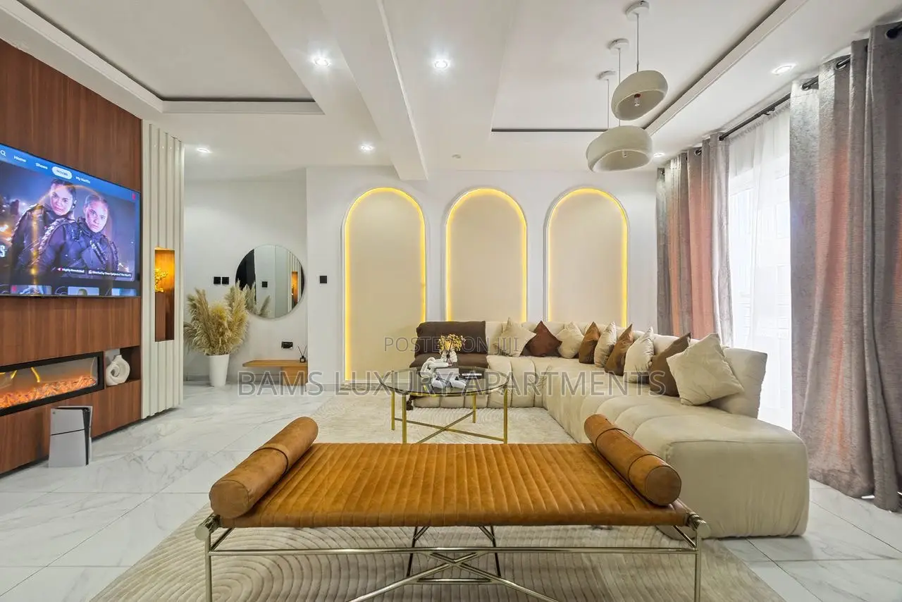 Short Stay Apartment Available at Lekki Phase 1 in Lekki Phase 1
