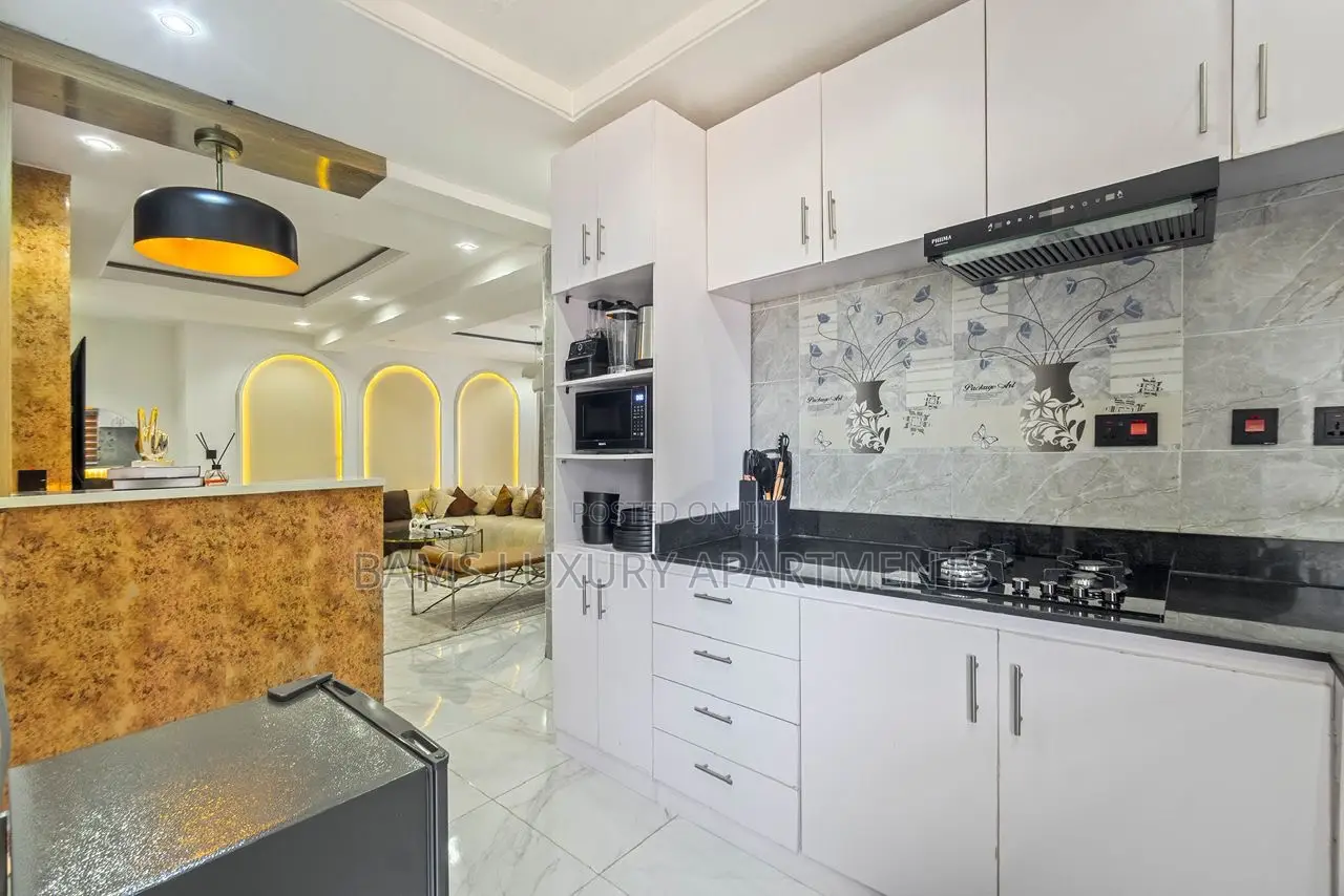 Short Stay Apartment Available at Lekki Phase 1 in Lekki Phase 1