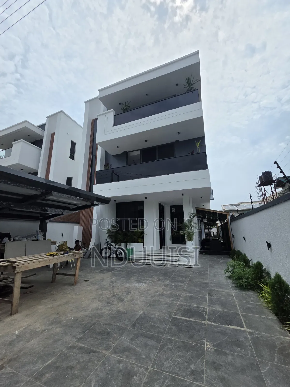 5bdrm Duplex in Lekki Phase 1 for sale in Lekki Phase 1