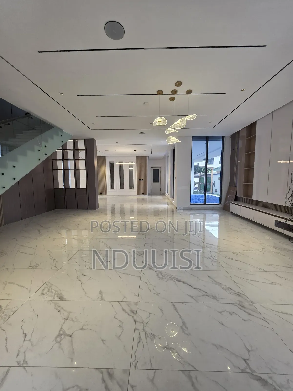 5bdrm Duplex in Lekki Phase 1 for sale in Lekki Phase 1