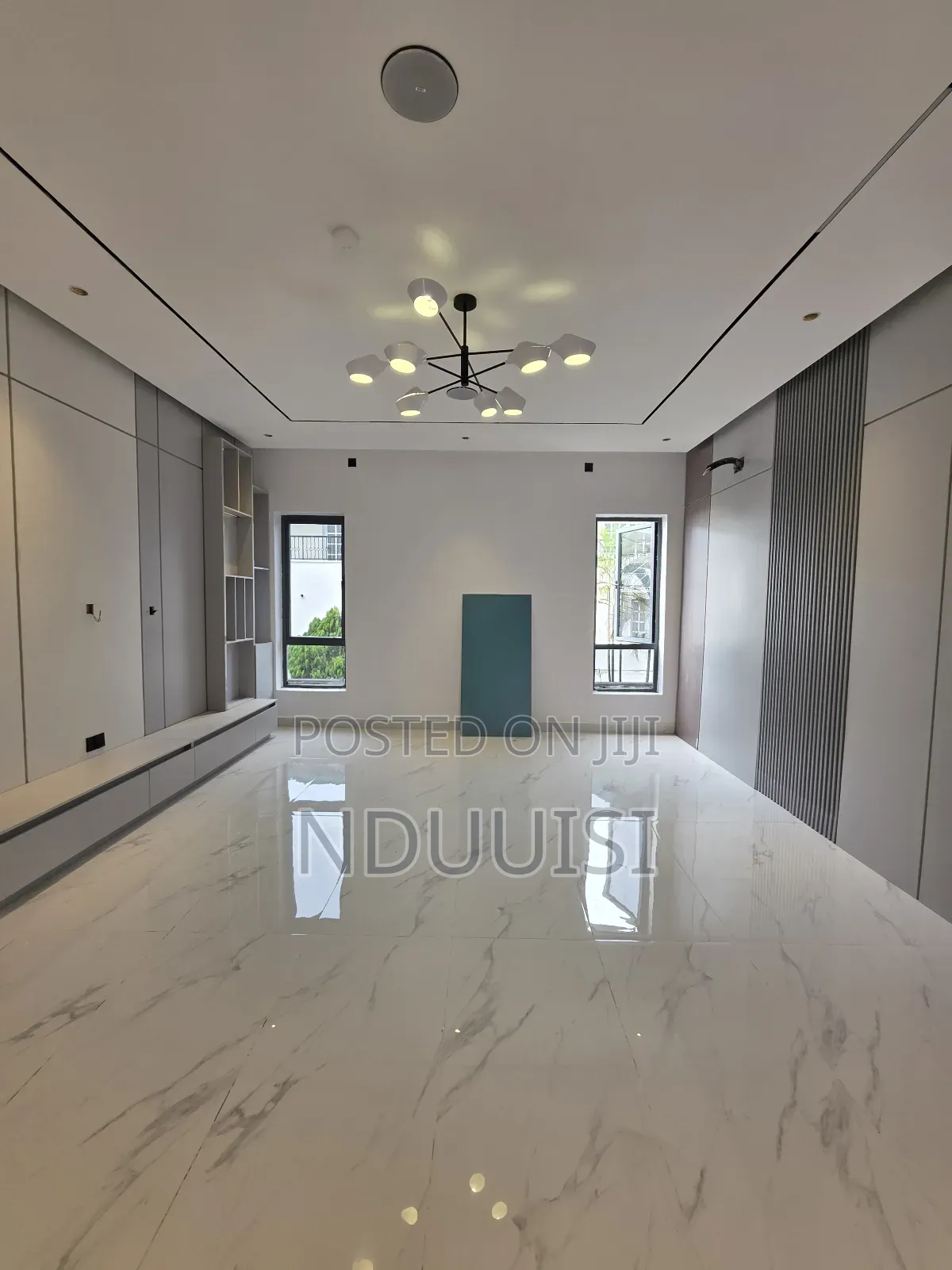 5bdrm Duplex in Lekki Phase 1 for sale in Lekki Phase 1