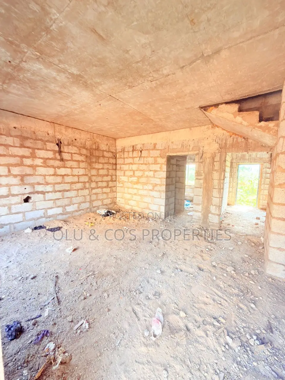 4bdrm Duplex in Lifecamp for sale in Life Camp