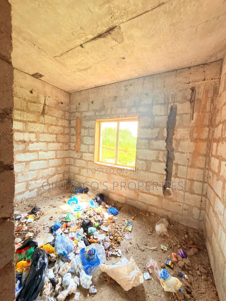 4bdrm Duplex in Lifecamp for sale in Life Camp