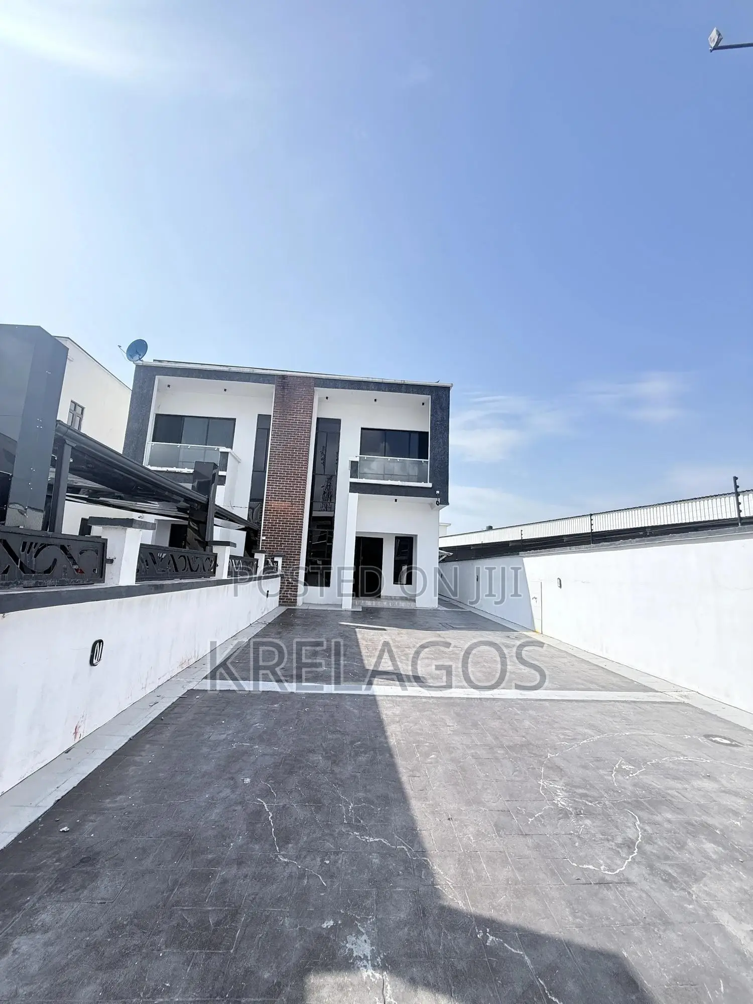 4bdrm Duplex in Ologolo for sale in Ologolo