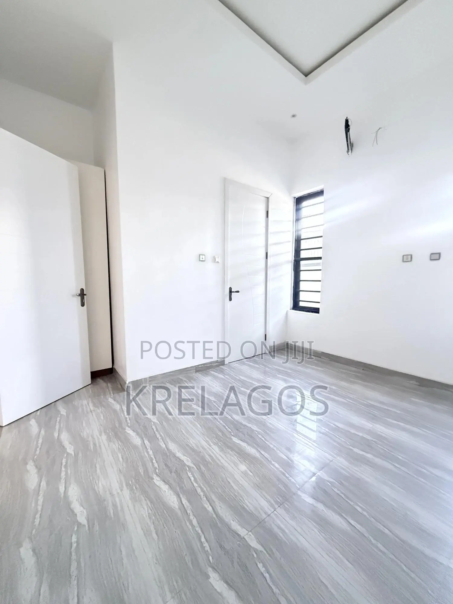 4bdrm Duplex in Ologolo for sale in Ologolo
