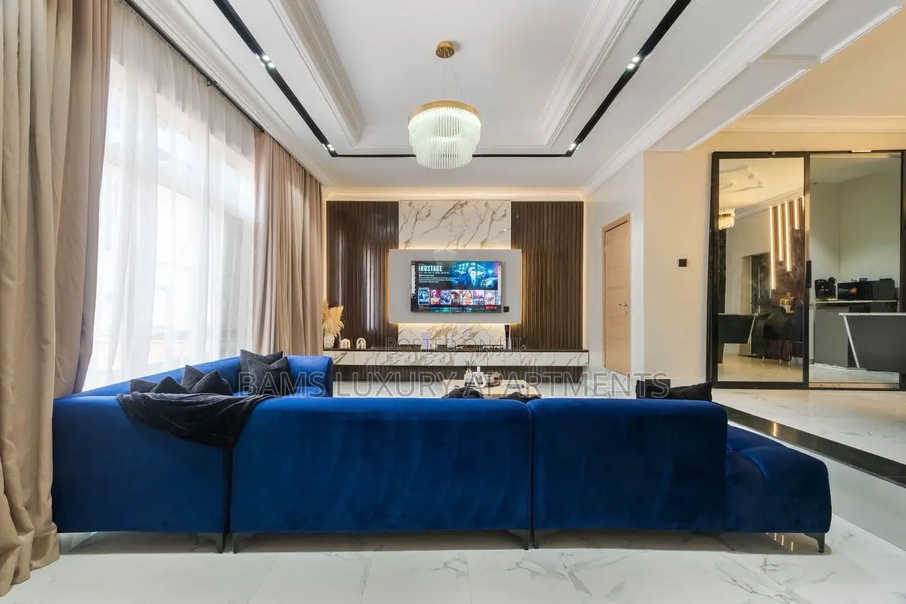A Spacious Luxury 1 Bedroom With Ps5, Balcony Snooker Board* in Lekki Phase 1