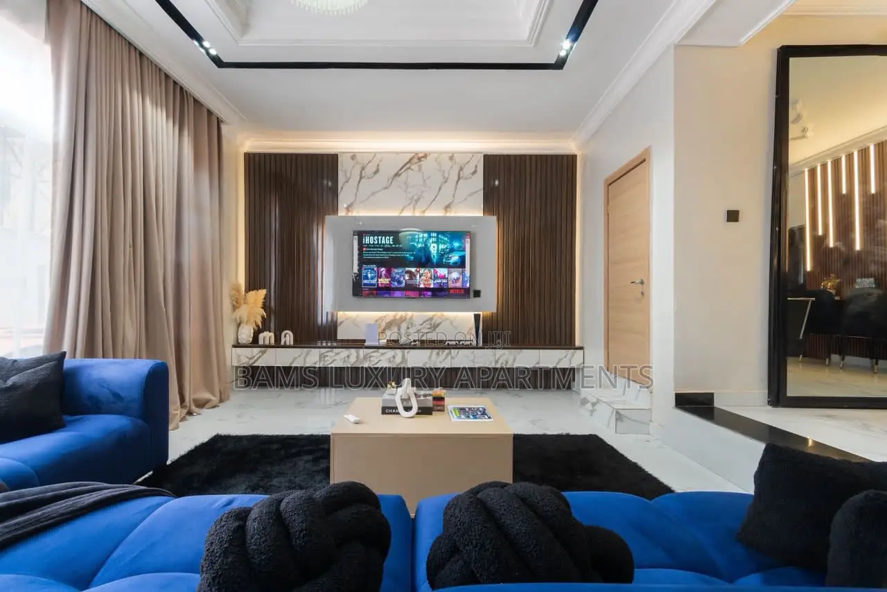 A Spacious Luxury 1 Bedroom With Ps5, Balcony Snooker Board* in Lekki Phase 1