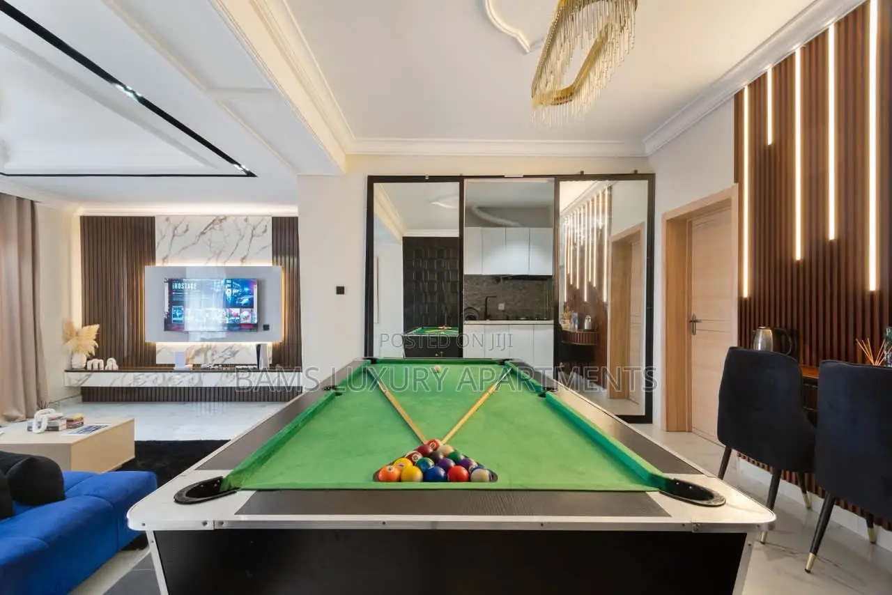 A Spacious Luxury 1 Bedroom With Ps5, Balcony Snooker Board* in Lekki Phase 1