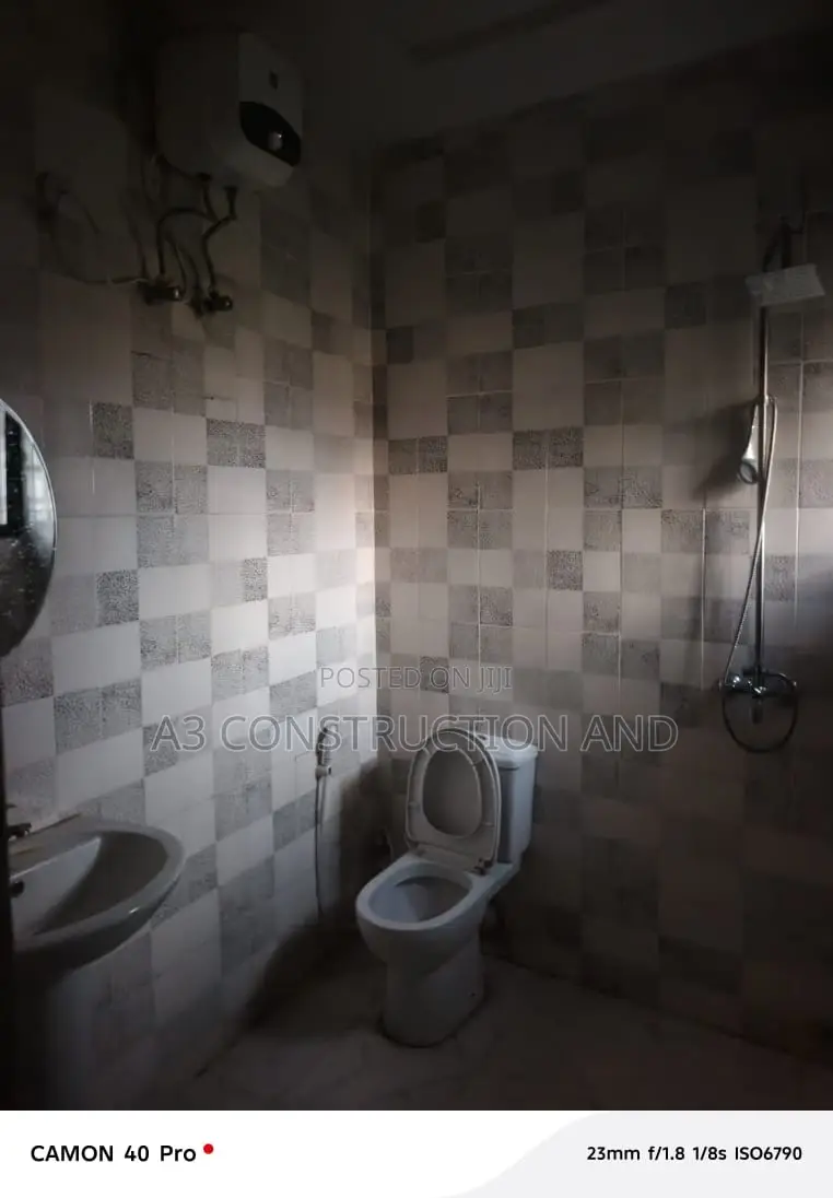 3bdrm Block of Flats in Bobby Olofa, Akobo for rent in Akobo