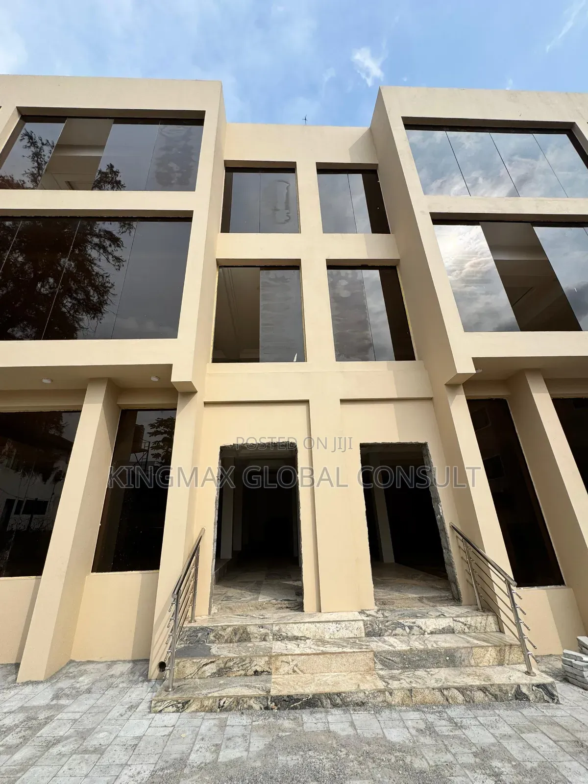Just Listed for Sale !! Presenting a Prestigious Commercial Property in Wuse
