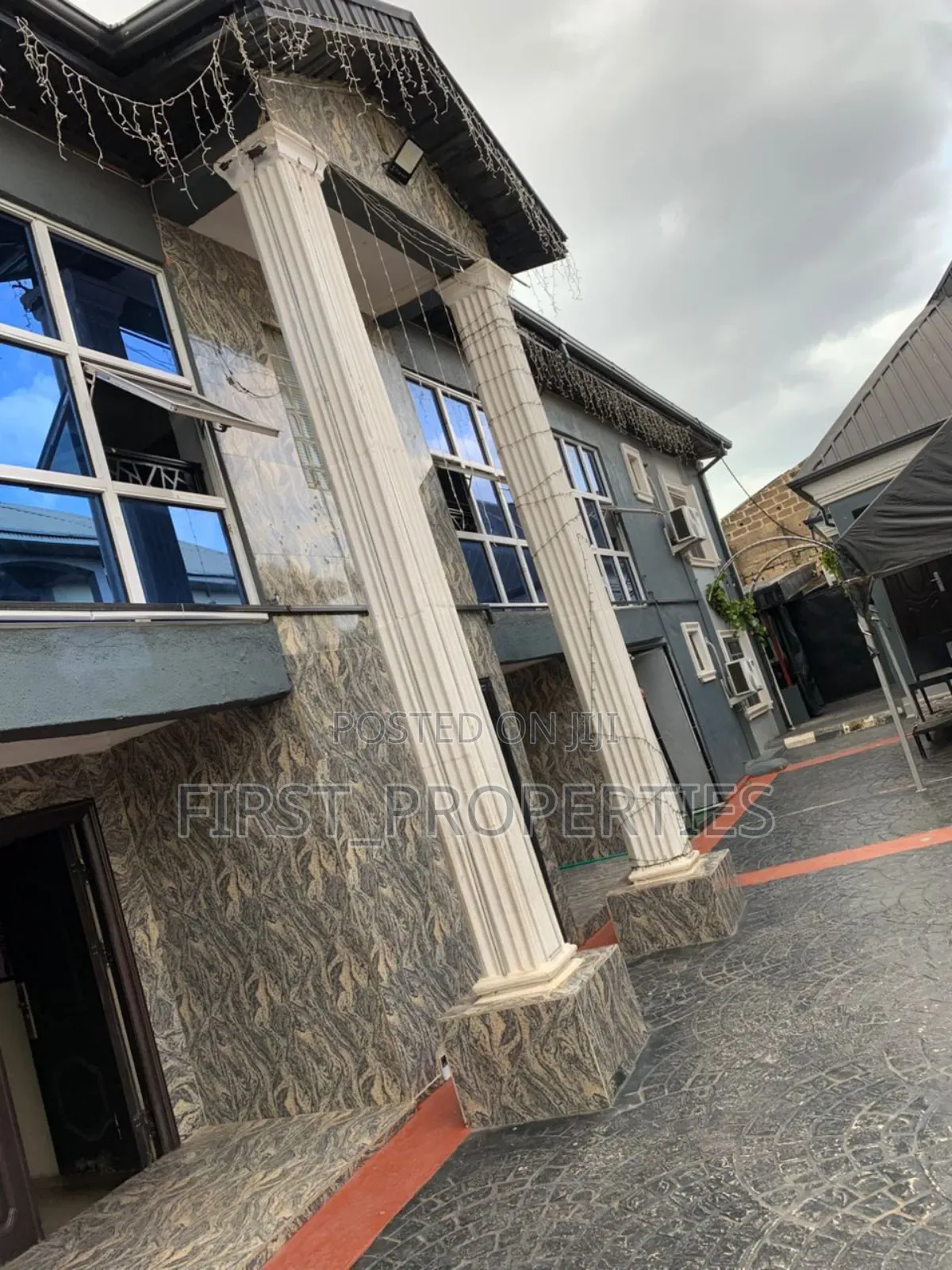 Furnished 12bdrm Apartment in Orita Challenge for sale in Ibadan