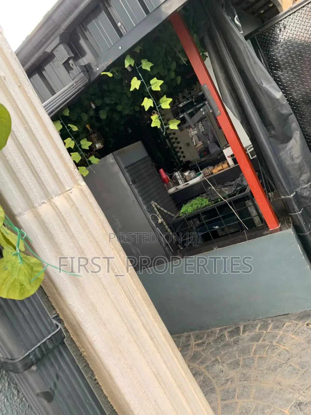 Furnished 12bdrm Apartment in Orita Challenge for sale in Ibadan
