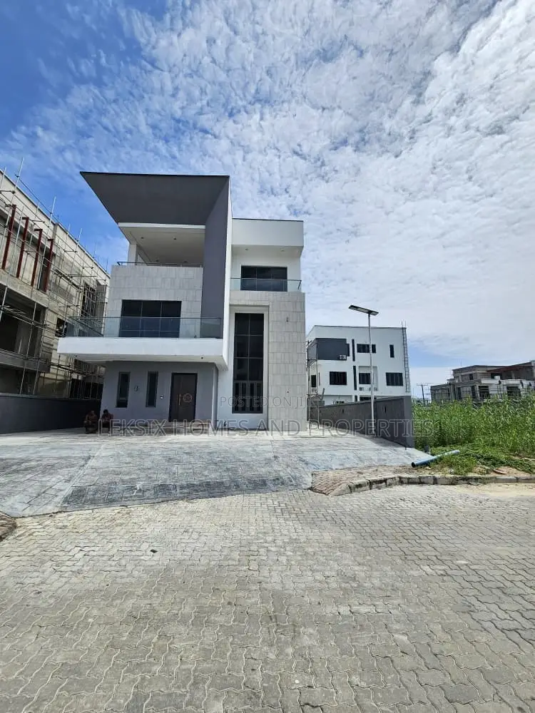 5bdrm Duplex in A Well Secured, Ikate for sale in Ikate