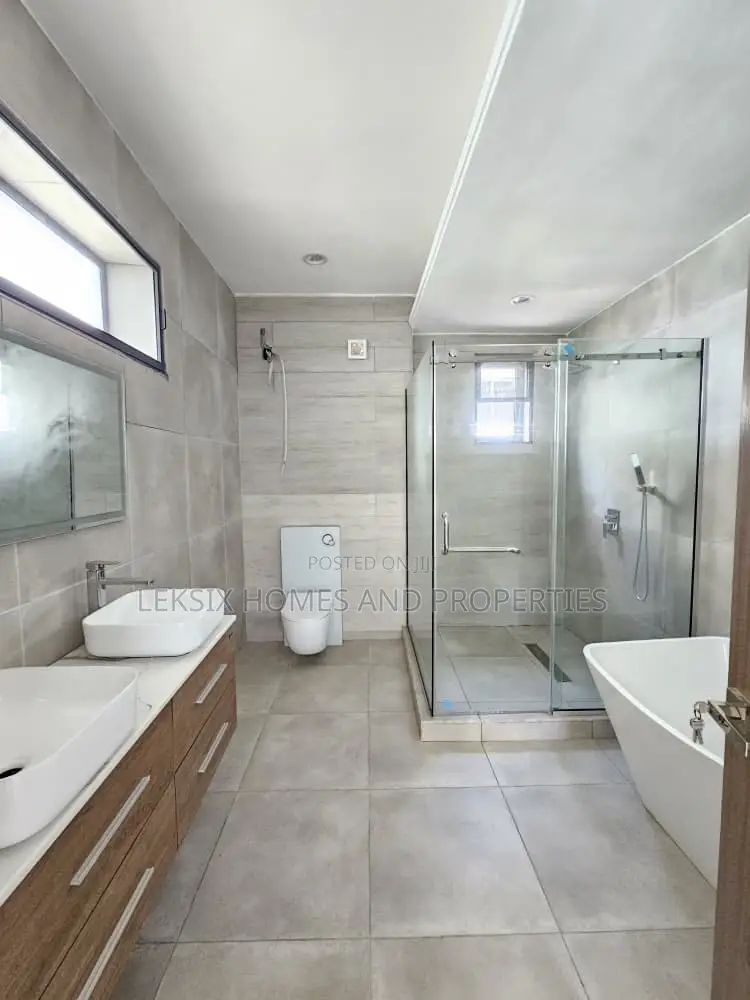 5bdrm Duplex in A Well Secured, Ikate for sale in Ikate