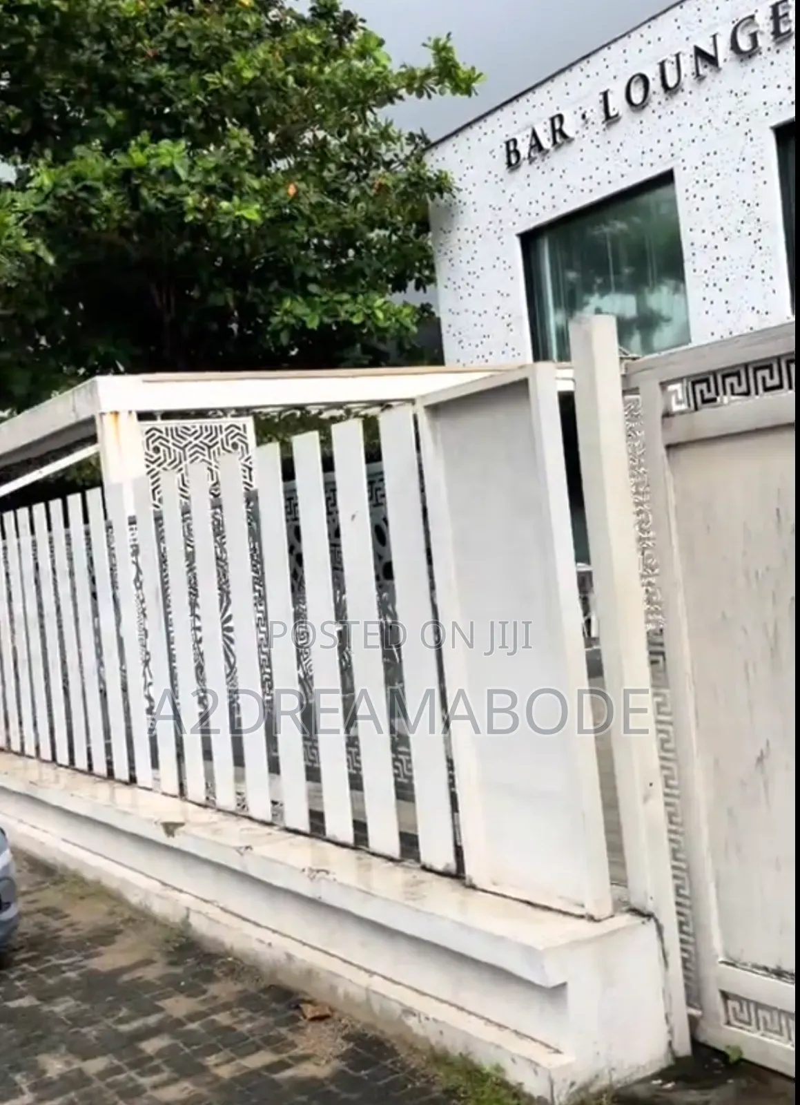 Massive, Executive Bar Lounge in Victoria Island