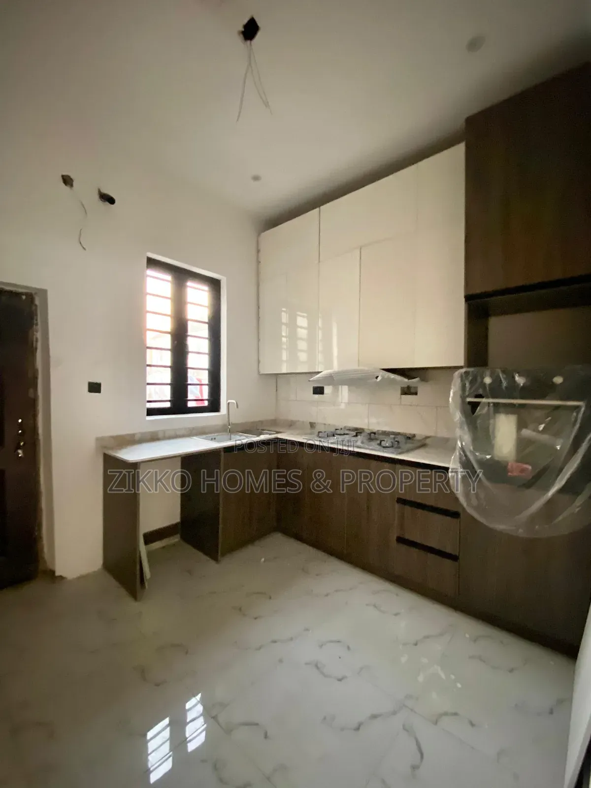 4bdrm Townhouse/Terrace in Orchid Road, Lekki for sale in Lekki