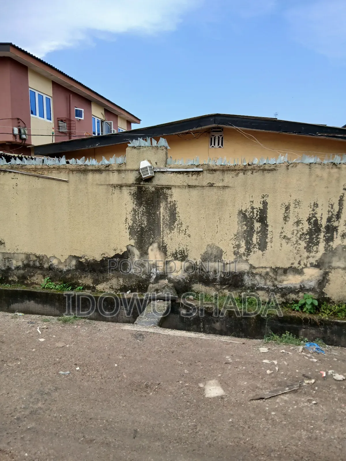 12bdrm Bungalow in Agege for sale in Agege