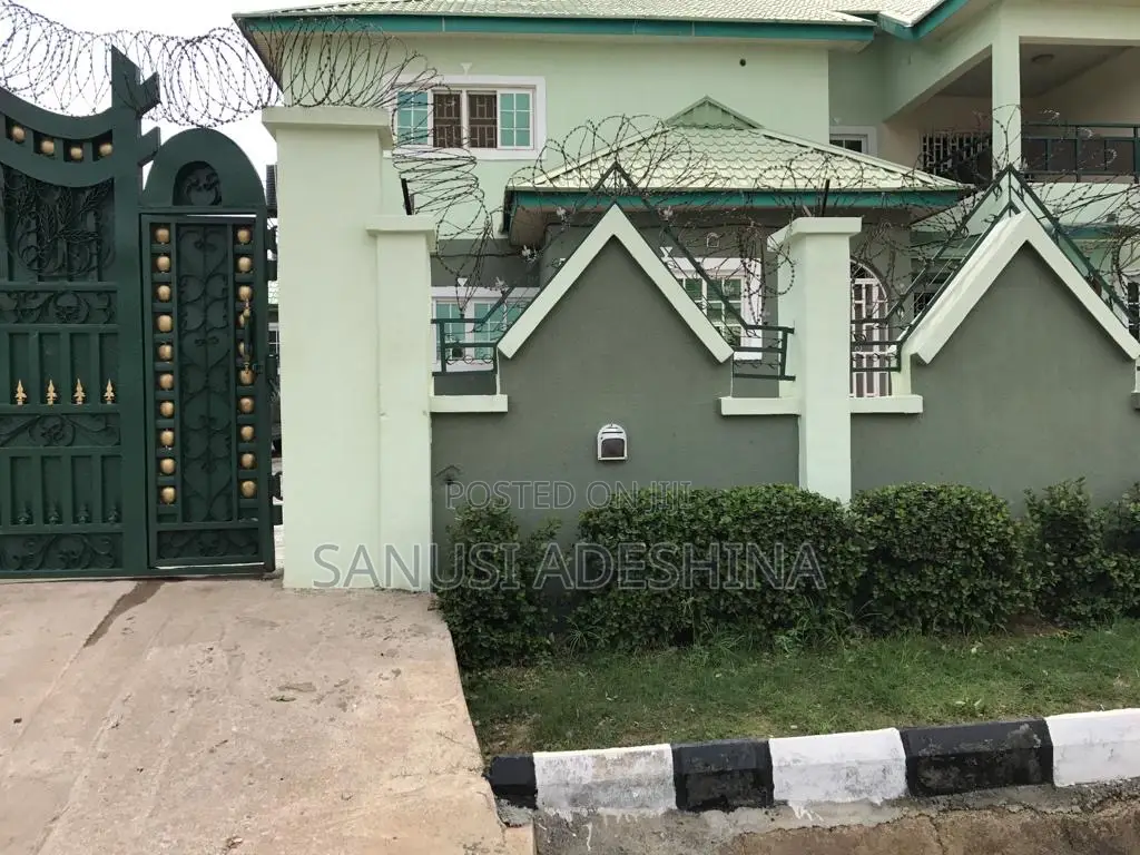 5bdrm Duplex in Gwarimpa Estate,Fct, Gwarinpa for sale in Gwarinpa