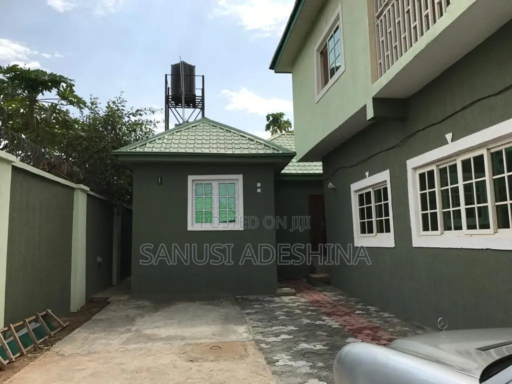 5bdrm Duplex in Gwarimpa Estate,Fct, Gwarinpa for sale in Gwarinpa