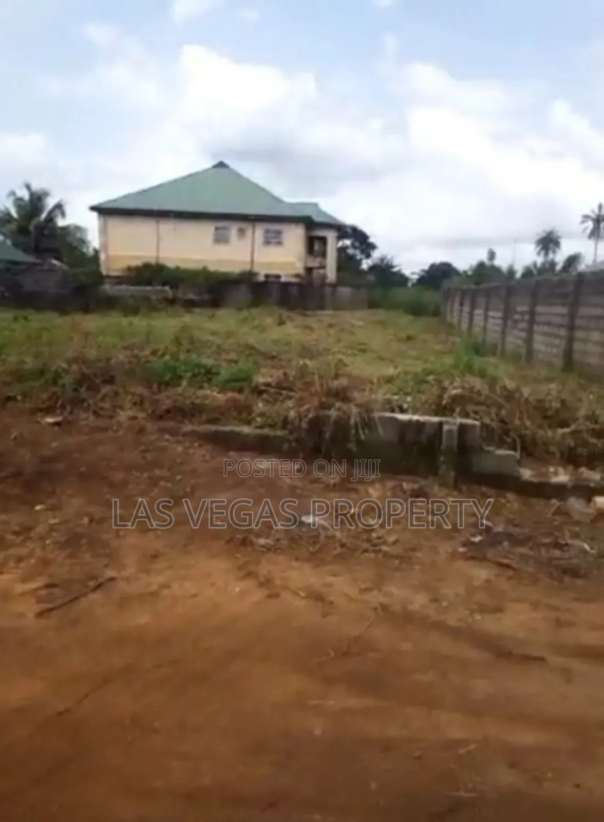 2 Plots of Land With Fence Advantage at Ulakwo Close to the Tarred in Owerri