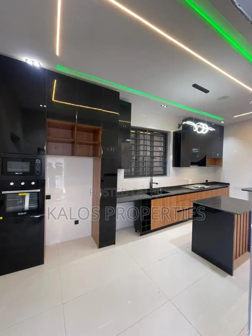 5bdrm Duplex in Lekki Palms City, Ado / Ajah for sale in Ado / Ajah