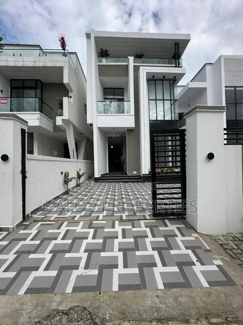 5bdrm Duplex in Lekki Palms City, Ado / Ajah for sale in Ado / Ajah