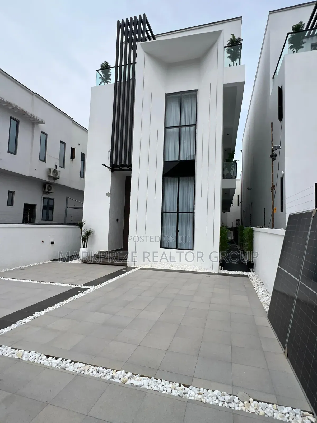 5bdrm Duplex in Lekki for sale in Lekki