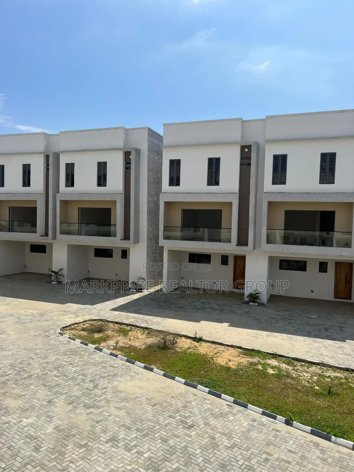 4bdrm Duplex in Ikate for sale in Ikate