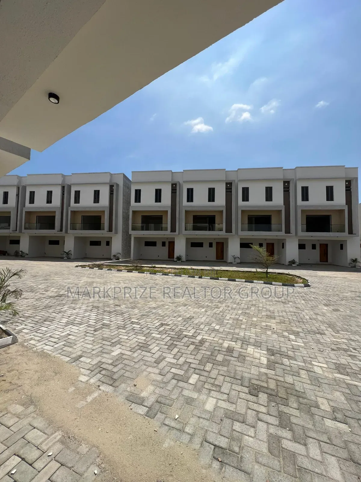 4bdrm Duplex in Ikate for sale in Ikate
