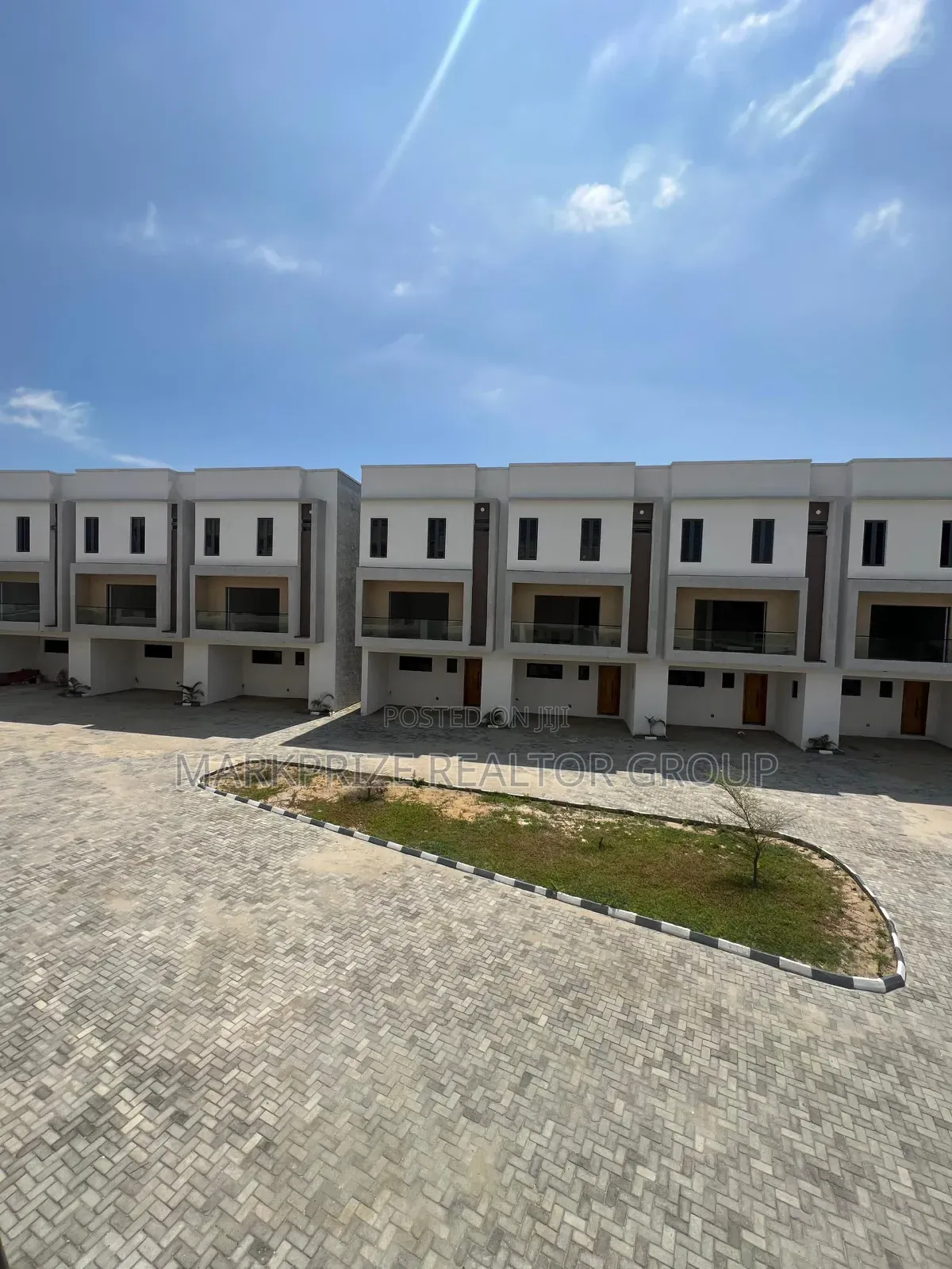 4bdrm Duplex in Ikate for sale in Ikate
