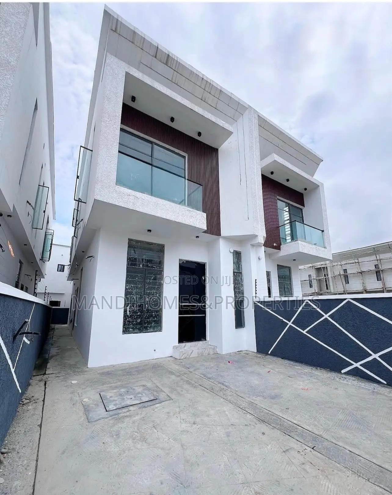 4bdrm Duplex in Lekki for sale in Lekki