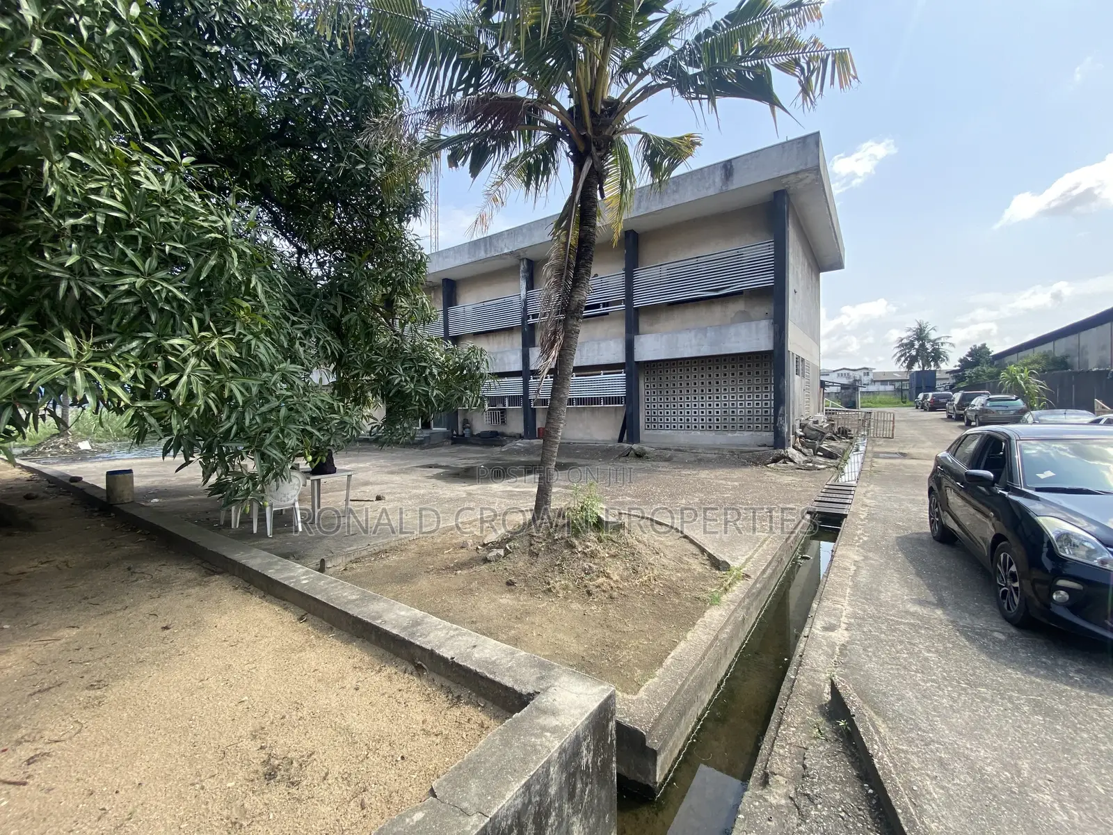 8000sqm Land Plus Warehouse For Lease At Surulere in Eric Moore