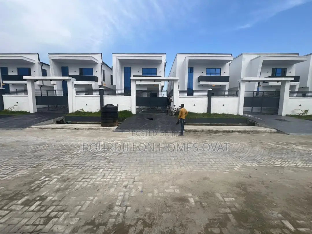 5bdrm Duplex in Ajah for sale in Ajah