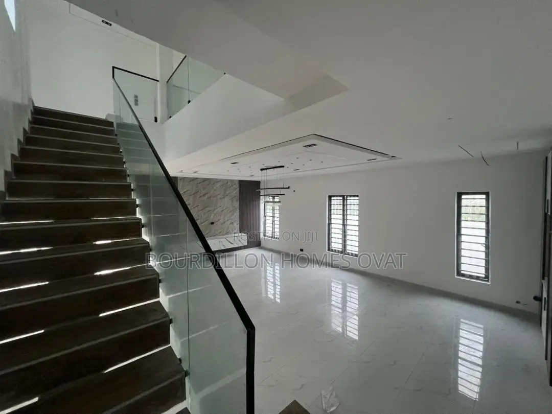 5bdrm Duplex in Ajah for sale in Ajah