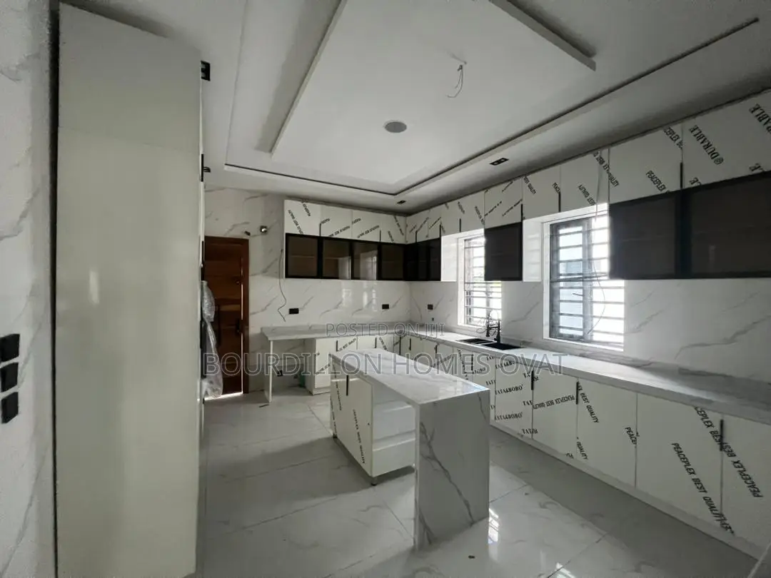 5bdrm Duplex in Ajah for sale in Ajah