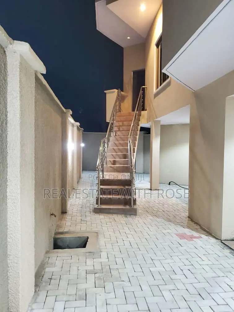 4bdrm Duplex in Mini Estate, Guzape District for sale in Guzape District