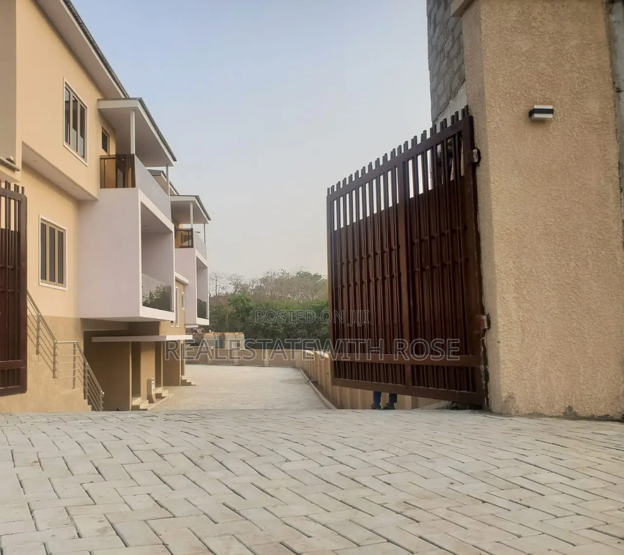 4bdrm Duplex in Mini Estate, Guzape District for sale in Guzape District