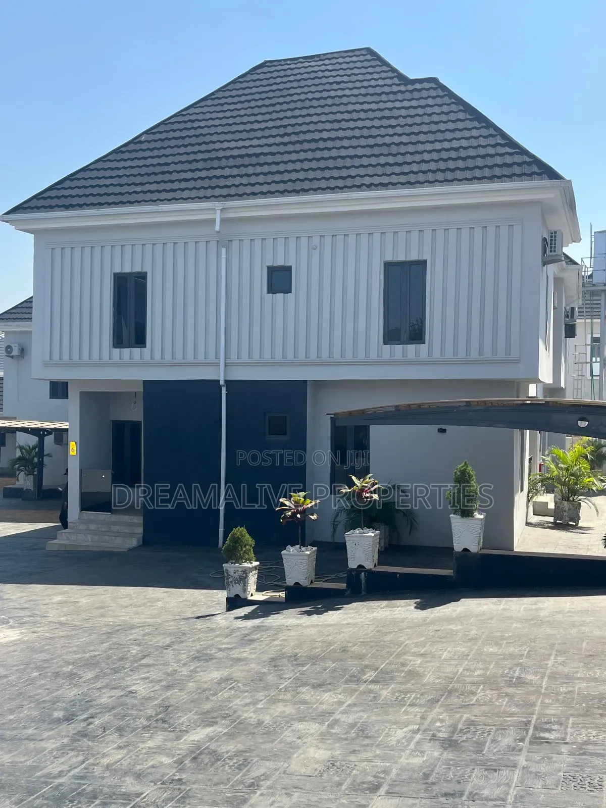 4bdrm Duplex in Estate, Gwarinpa for sale in Gwarinpa