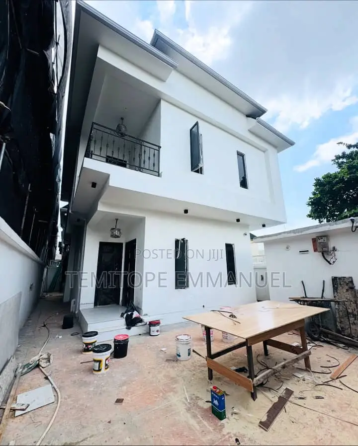 Furnished 4bdrm Duplex in Surulere, Lagos for sale in Surulere
