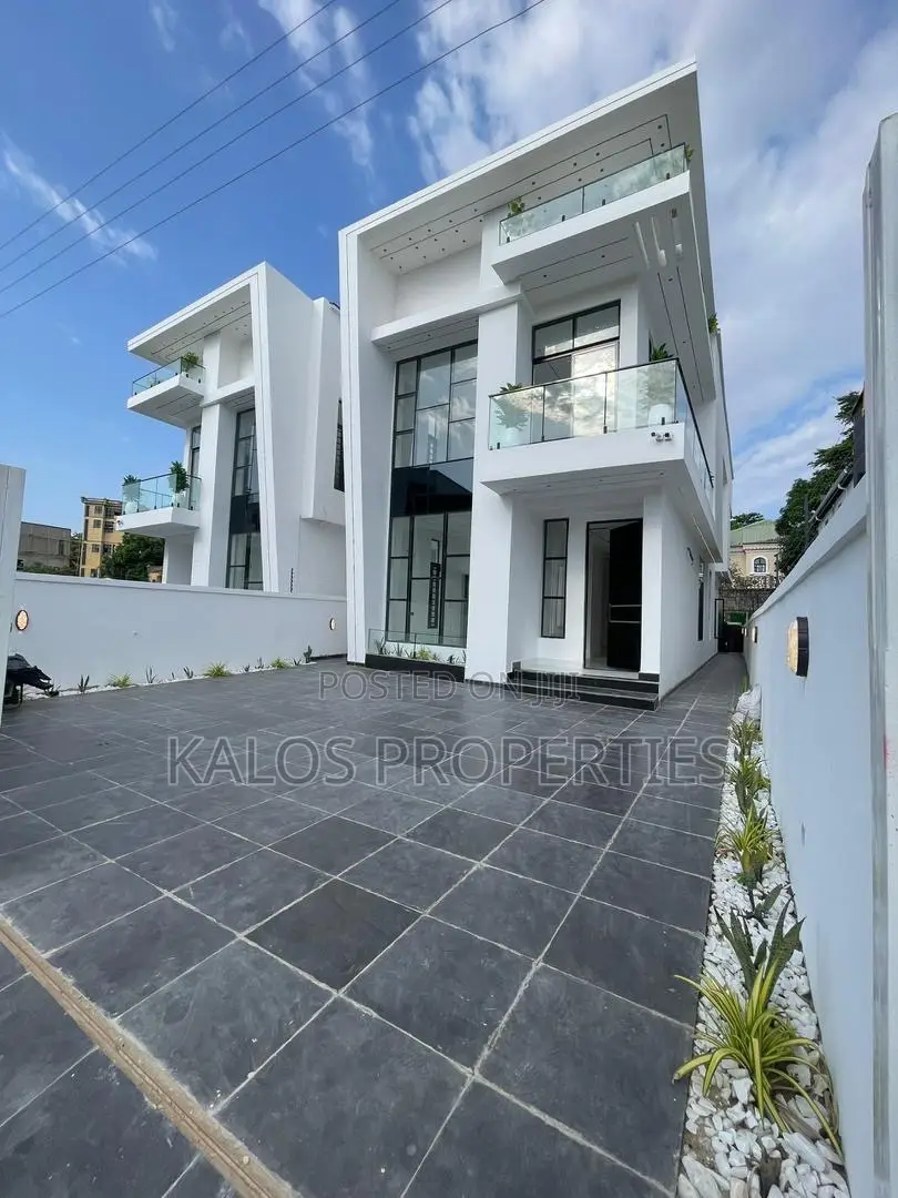 5bdrm Duplex in Chevron for sale in Chevron
