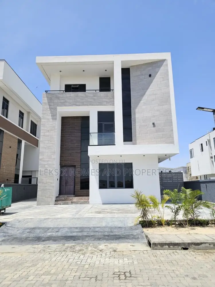 5bdrm Duplex in A Well Secured, Ikate for sale in Ikate
