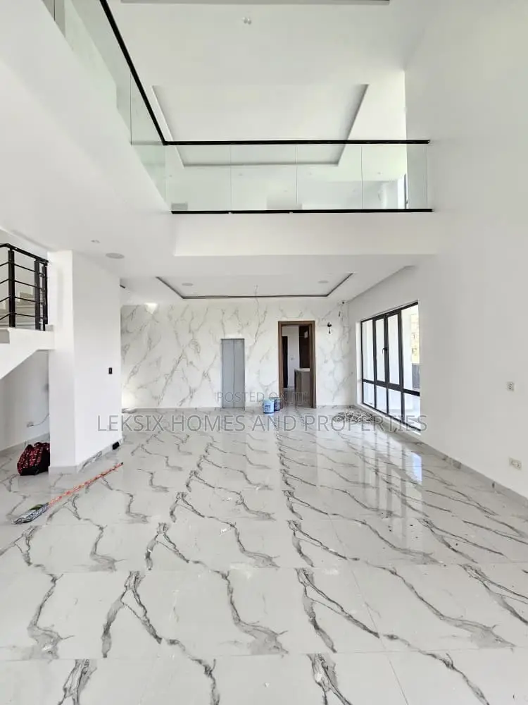 5bdrm Duplex in A Well Secured, Ikate for sale in Ikate