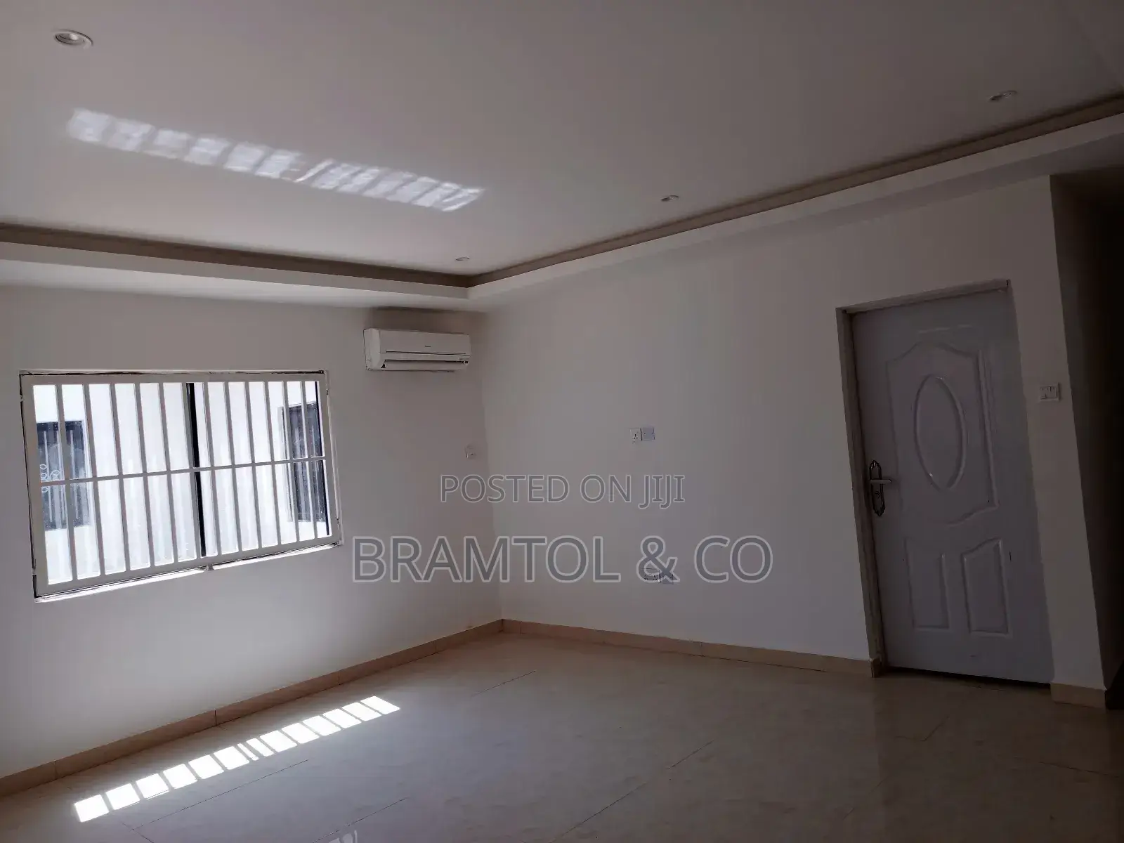 Newly Refurbished Spacious 2 Bedroom Bungalow For Any Commercial Use in Wuse 2