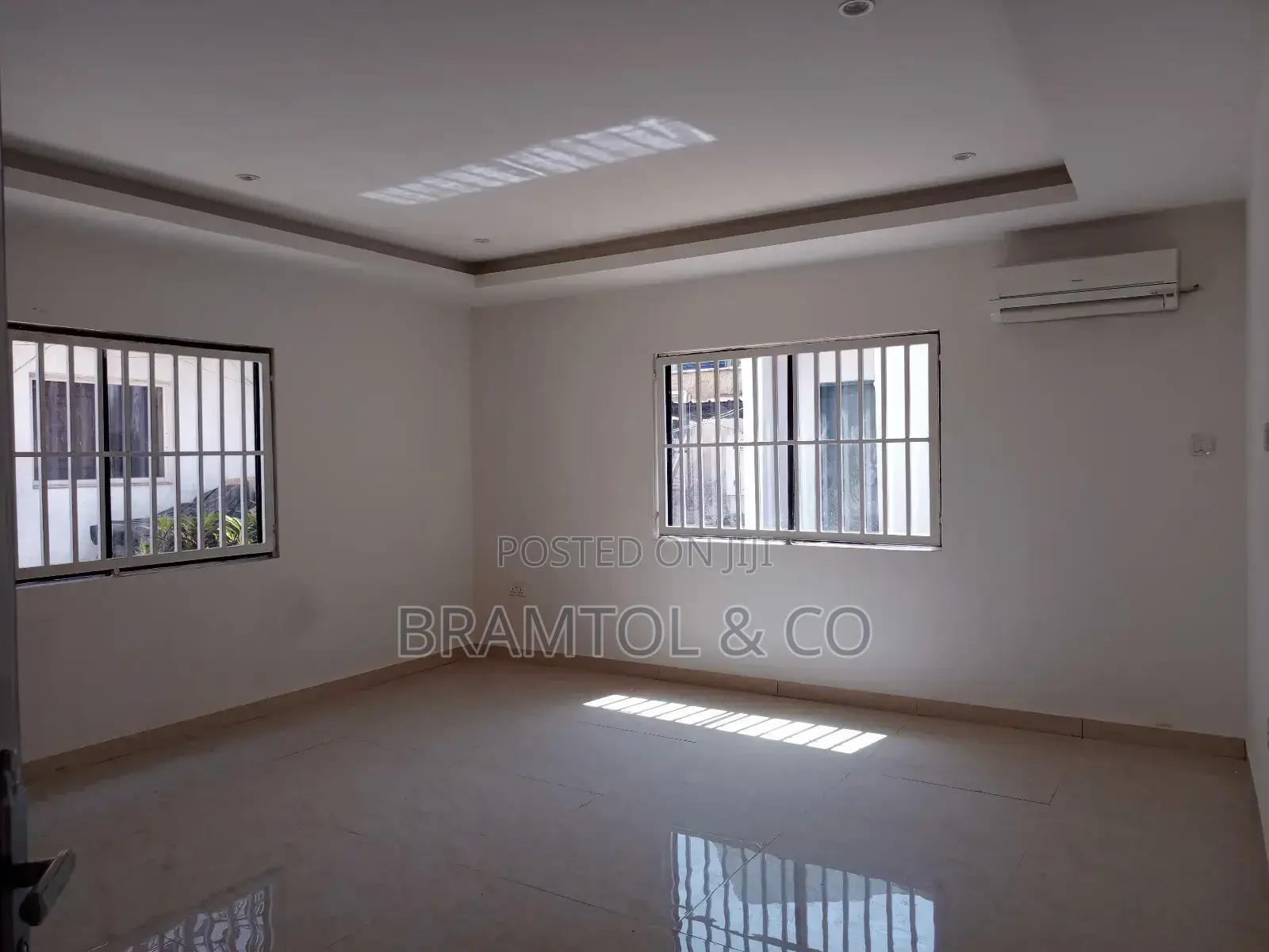 Newly Refurbished Spacious 2 Bedroom Bungalow For Any Commercial Use in Wuse 2
