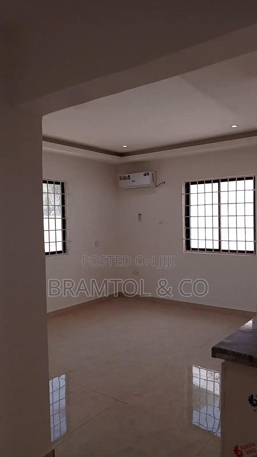 Newly Refurbished Spacious 2 Bedroom Bungalow For Any Commercial Use in Wuse 2