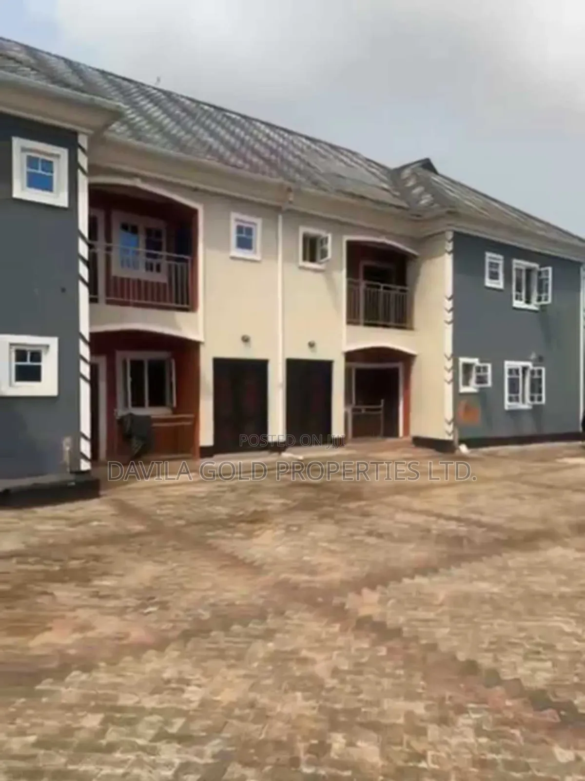 12bdrm Block of Flats in Benin City for sale in Benin City
