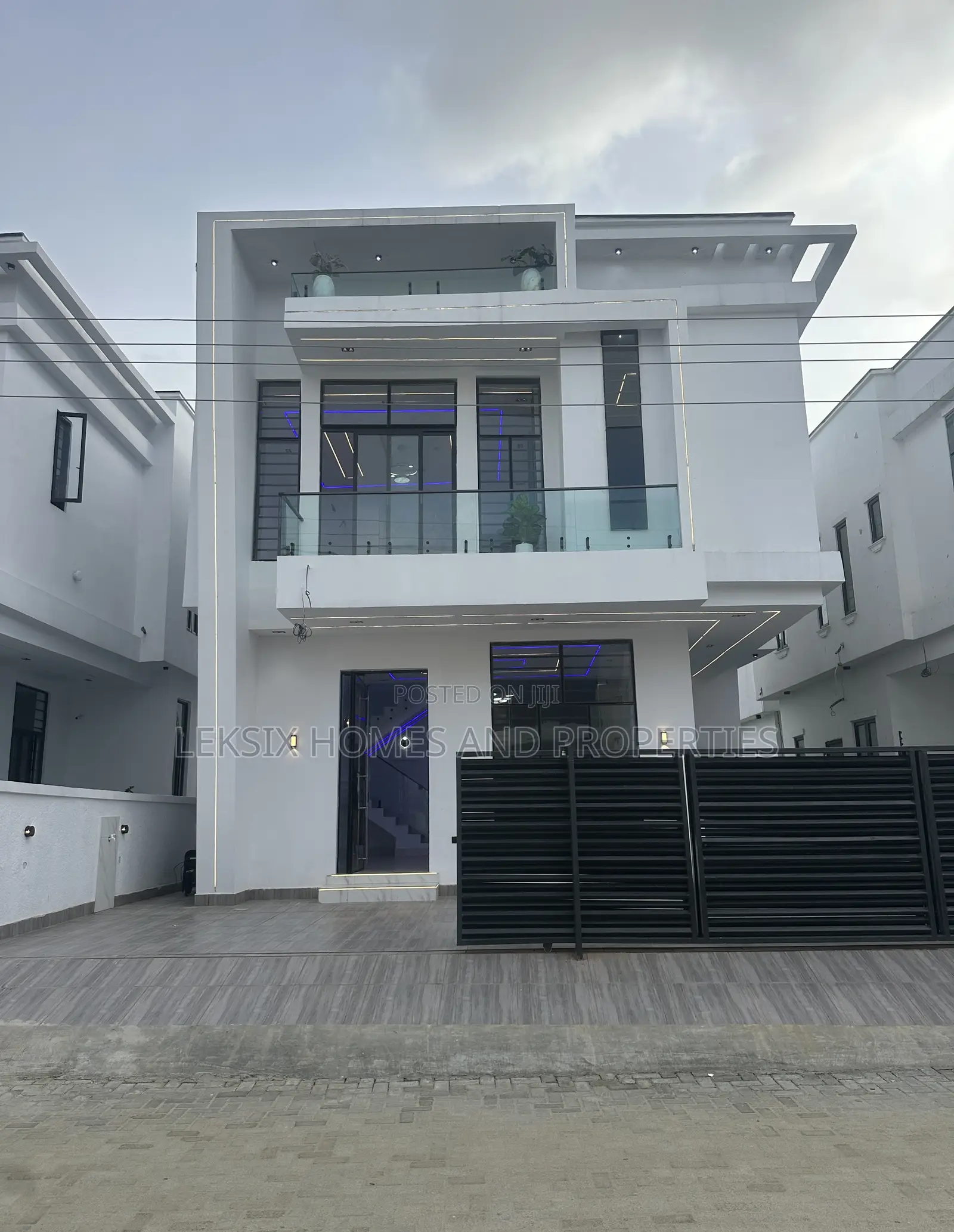 4bdrm Duplex in A Well Secured, Ado / Ajah for sale in Ado / Ajah