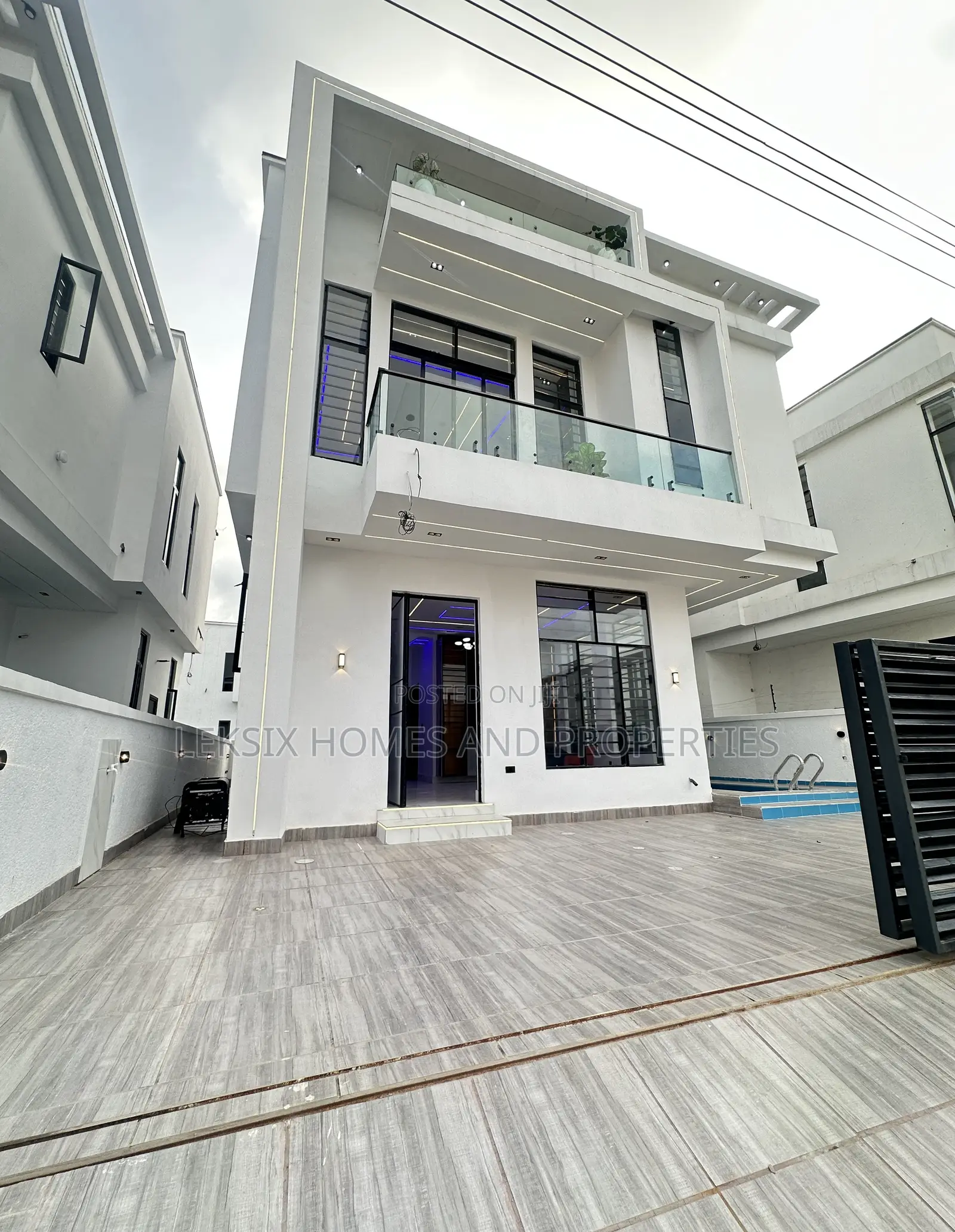 4bdrm Duplex in A Well Secured, Ado / Ajah for sale in Ado / Ajah
